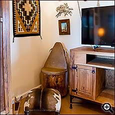 Sitting area in Tejas Room at Cat Mountain Roadside Inn